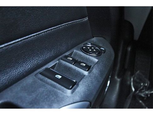 Used 2017 Ford Mustang Premium image 18