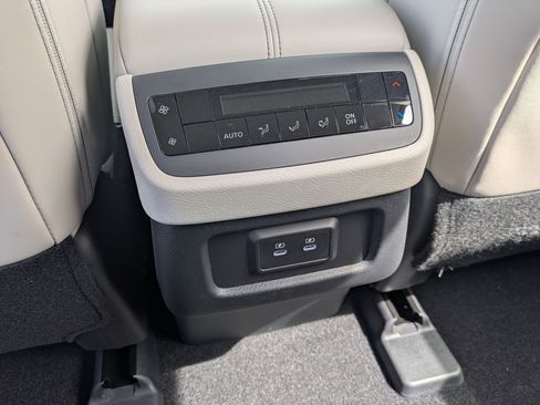 New 2026 Nissan Pathfinder SL image 26