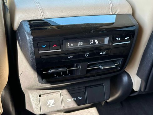 Used 2025 Acura MDX SH-AWD image 14