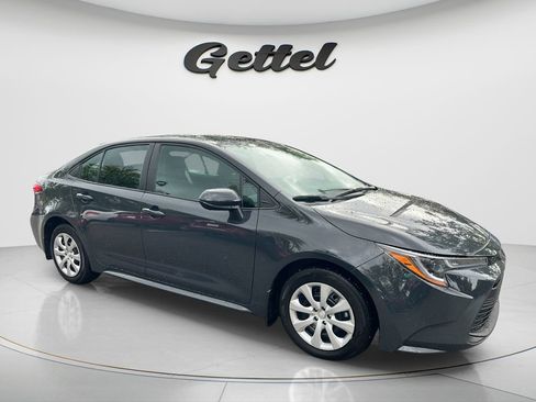 Certified 2025 Toyota Corolla LE FWD image 3