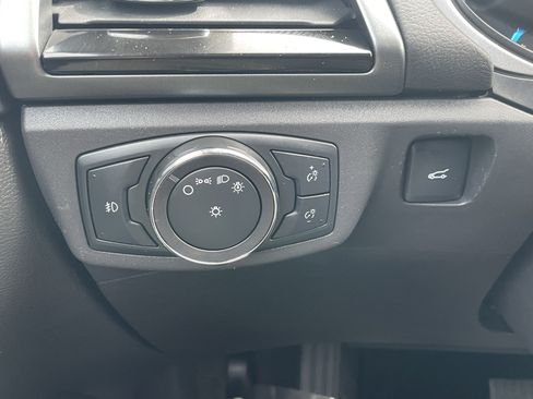 Used 2014 Ford Fusion SE w/ Equipment Group 201A FWD image 13
