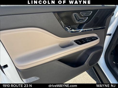 Certified 2022 Lincoln Corsair AWD w/ Equipment Group 101A image 12