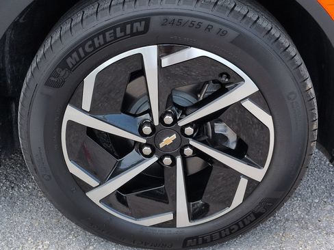 Used 2025 Chevrolet Equinox EV LT FWD image 11
