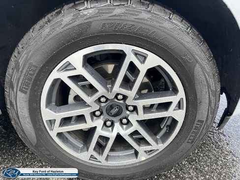 Used 2025 Ford Expedition Active AWD/4WD image 18