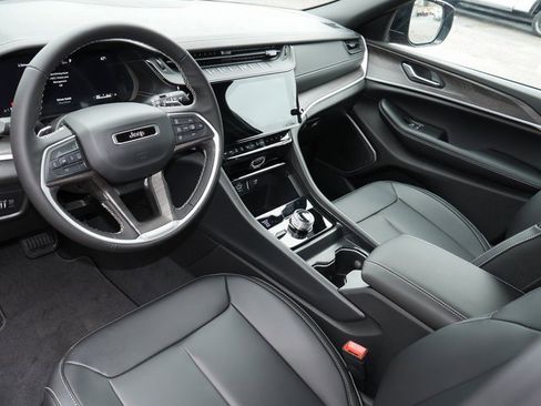 New 2026 Jeep Grand Cherokee Limited image 13