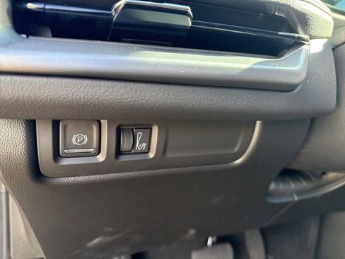 Used 2024 Cadillac XT4 Premium Luxury image 26