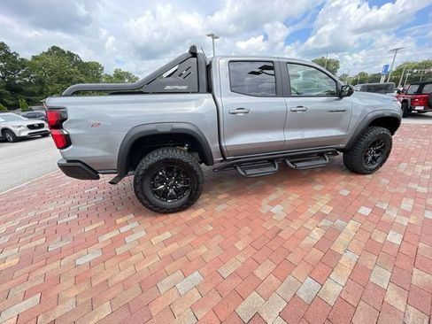 Used 2026 Chevrolet Colorado ZR2 w/ Midnight Edition AWD/4WD image 36