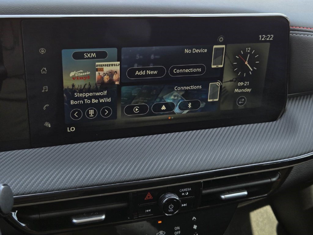 Certified 2025 Nissan Kicks SR AWD/4WD image 20