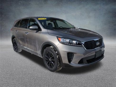Used 2019 Kia Sorento LX image 3