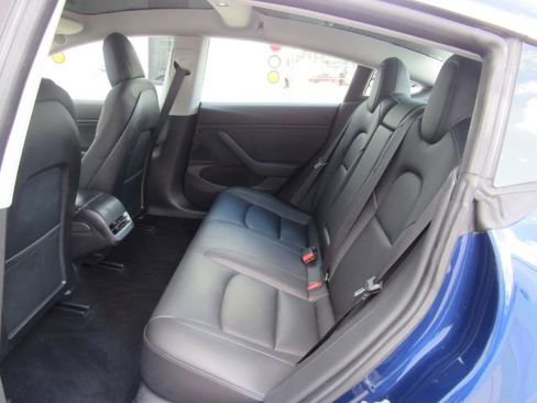 Used 2019 Tesla Model 3 Standard Range Plus image 18