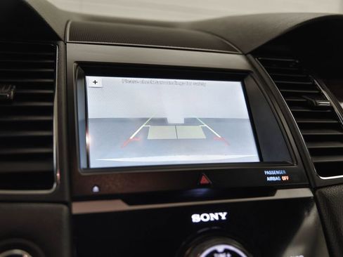 Used 2019 Ford Taurus Limited image 19