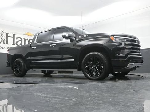 Used 2025 Chevrolet Silverado 1500 High Country AWD/4WD image 2
