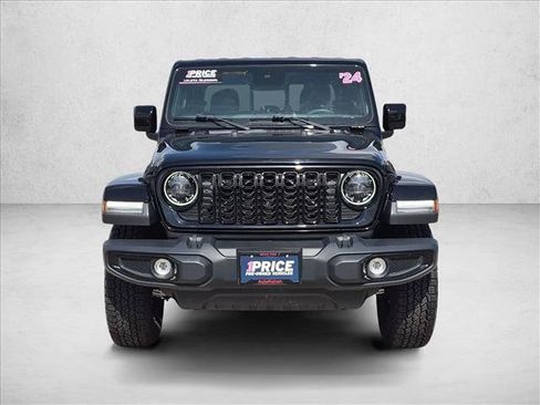 Used 2024 Jeep Gladiator Sport AWD/4WD image 2