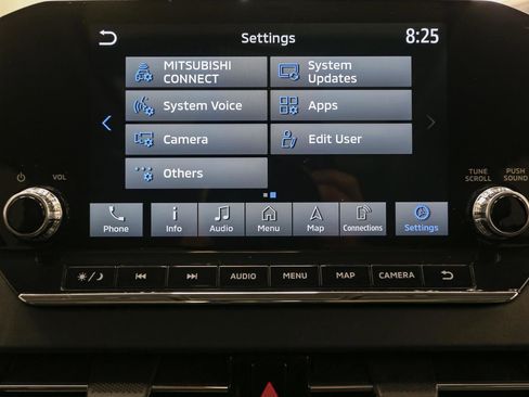 Used 2024 Mitsubishi Outlander 4WD Plug-In Hybrid image 32