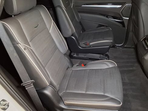 Certified 2025 Cadillac Escalade Sport AWD/4WD image 22