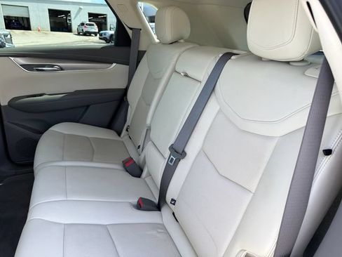 Used 2021 Cadillac XT5 Premium Luxury FWD image 23