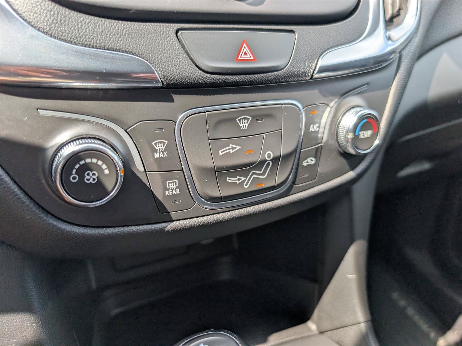 Used 2020 Chevrolet Equinox LT AWD/4WD image 13
