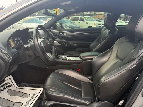 Used 2017 INFINITI Q60 3.0t w/ Premium Plus Package 3.0T AWD/4WD image 10