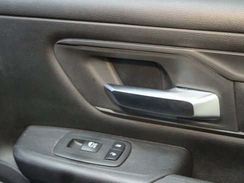 Used 2019 RAM 1500 Tradesman AWD/4WD image 9
