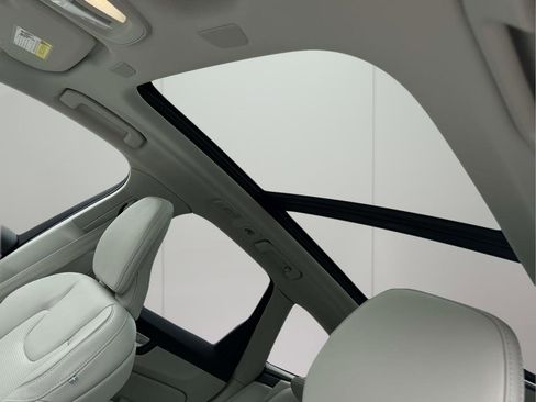 New 2026 Volvo XC60 B5 Ultra w/ Protection Package Premier AWD/4WD image 18