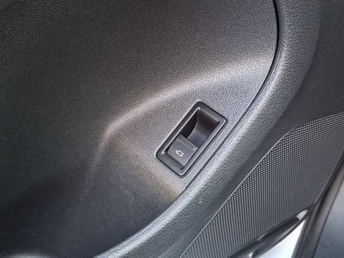 Used 2017 Volkswagen Jetta S image 24