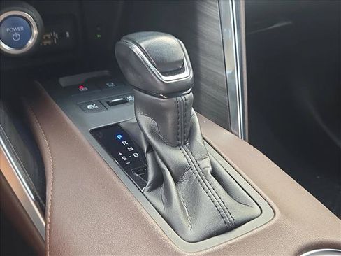 Used 2021 Toyota Venza XLE w/ Softex Package AWD/4WD image 11