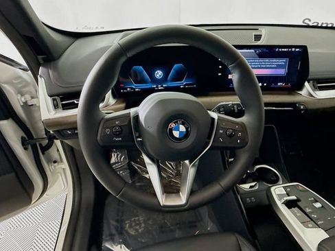 Used 2026 BMW X1 xDrive28i w/ Technology Package AWD/4WD image 11