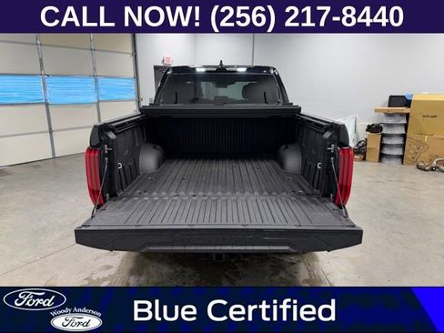 Used 2022 Toyota Tundra SR5 w/ Convenience Package image 7