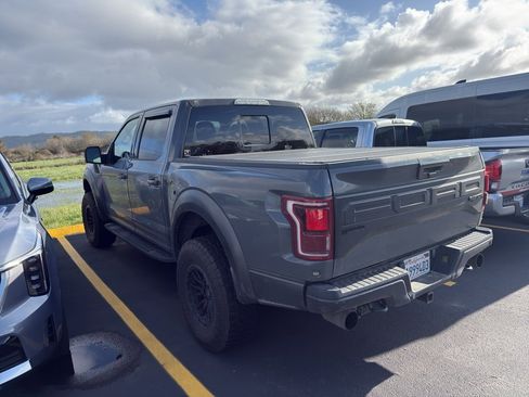 Used 2018 Ford F150 Raptor w/ Equipment Group 802A Luxury image 3