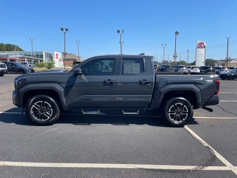 Used 2024 Toyota Tacoma TRD Sport w/ TRD Sport Upgrade Package AWD/4WD image 13