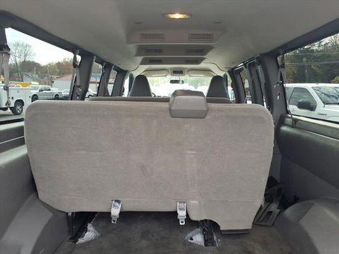 Used 2017 Chevrolet Express 3500 LT w/ LT Preferred Equipment Group image 13