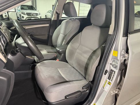 Used 2010 Toyota Matrix image 11