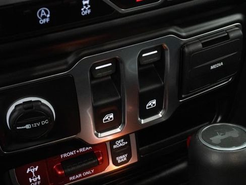 Used 2022 Jeep Wrangler Rubicon w/ Cold Weather Group AWD/4WD image 9