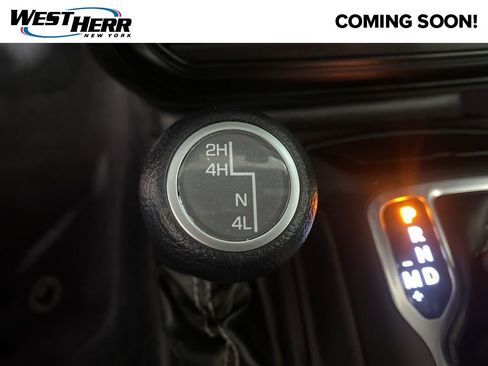 Used 2022 Jeep Wrangler Unlimited Sahara w/ Cold Weather Group AWD/4WD image 8