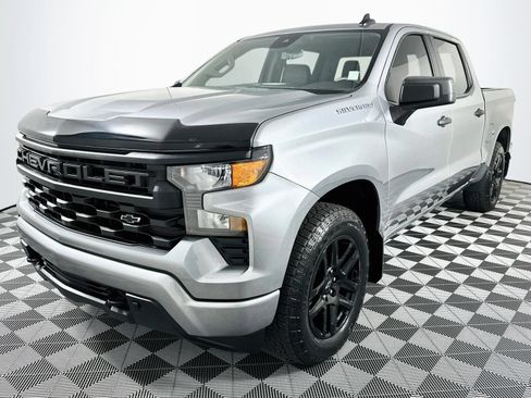 Used 2024 Chevrolet Silverado 1500 Custom AWD/4WD image 5