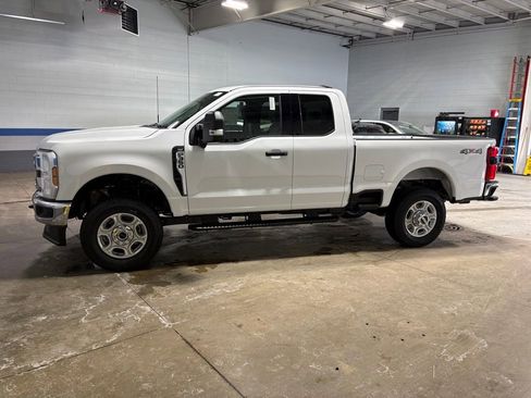 New 2026 Ford F350 XLT w/ 360-Degree Camera Package AWD/4WD image 3