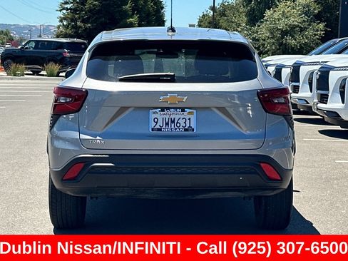 Used 2024 Chevrolet Trax LS w/ Driver Confidence Package FWD image 5