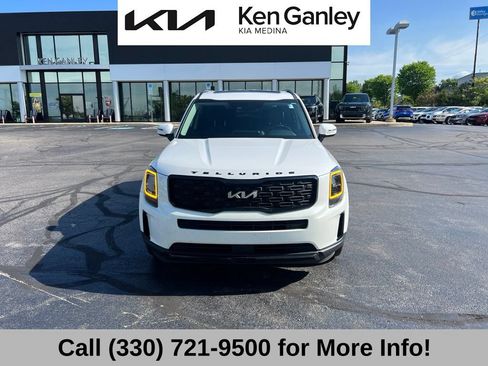 Certified 2022 Kia Telluride EX w/ EX Premium Package AWD/4WD image 3