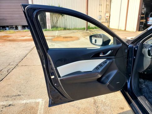 Used 2015 MAZDA MAZDA3 s Grand Touring w/ Technology Package FWD image 26