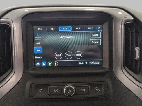 Used 2019 Chevrolet Silverado 1500 Custom Trail Boss w/ Custom Convenience Package AWD/4WD image 7