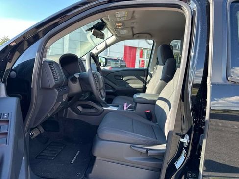 Used 2022 Nissan Frontier S w/ Technology Package AWD/4WD image 11
