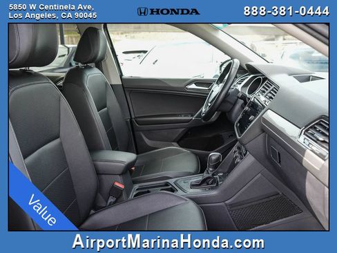 Used 2018 Volkswagen Tiguan SEL FWD image 22