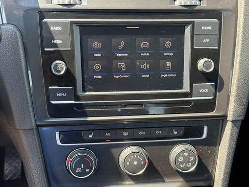 Used 2021 Volkswagen Golf 4-Door FWD image 18