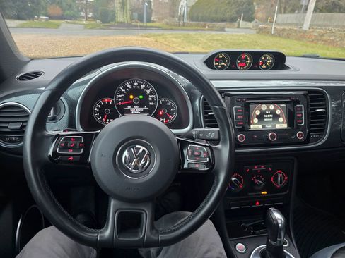 Used 2012 Volkswagen Beetle Turbo FWD image 14