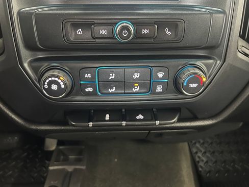 Used 2018 Chevrolet Silverado 1500 Custom w/ Custom Value Package AWD/4WD image 15