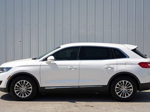 Used 2017 Lincoln MKX Select w/ Select Plus Package image 41