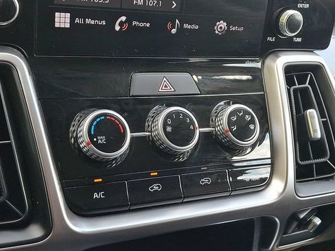 Used 2023 Kia Sorento LX AWD/4WD image 16