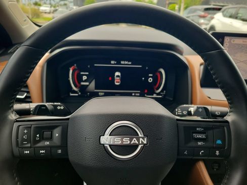 Used 2025 Nissan Rogue Platinum FWD image 22