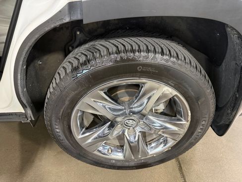 Used 2019 Toyota Highlander Limited Platinum image 9