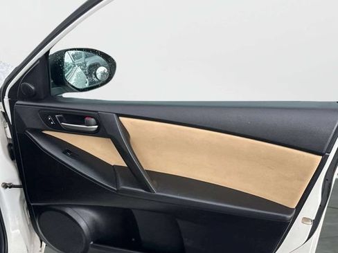 Used 2013 MAZDA MAZDA3 i Touring FWD image 11